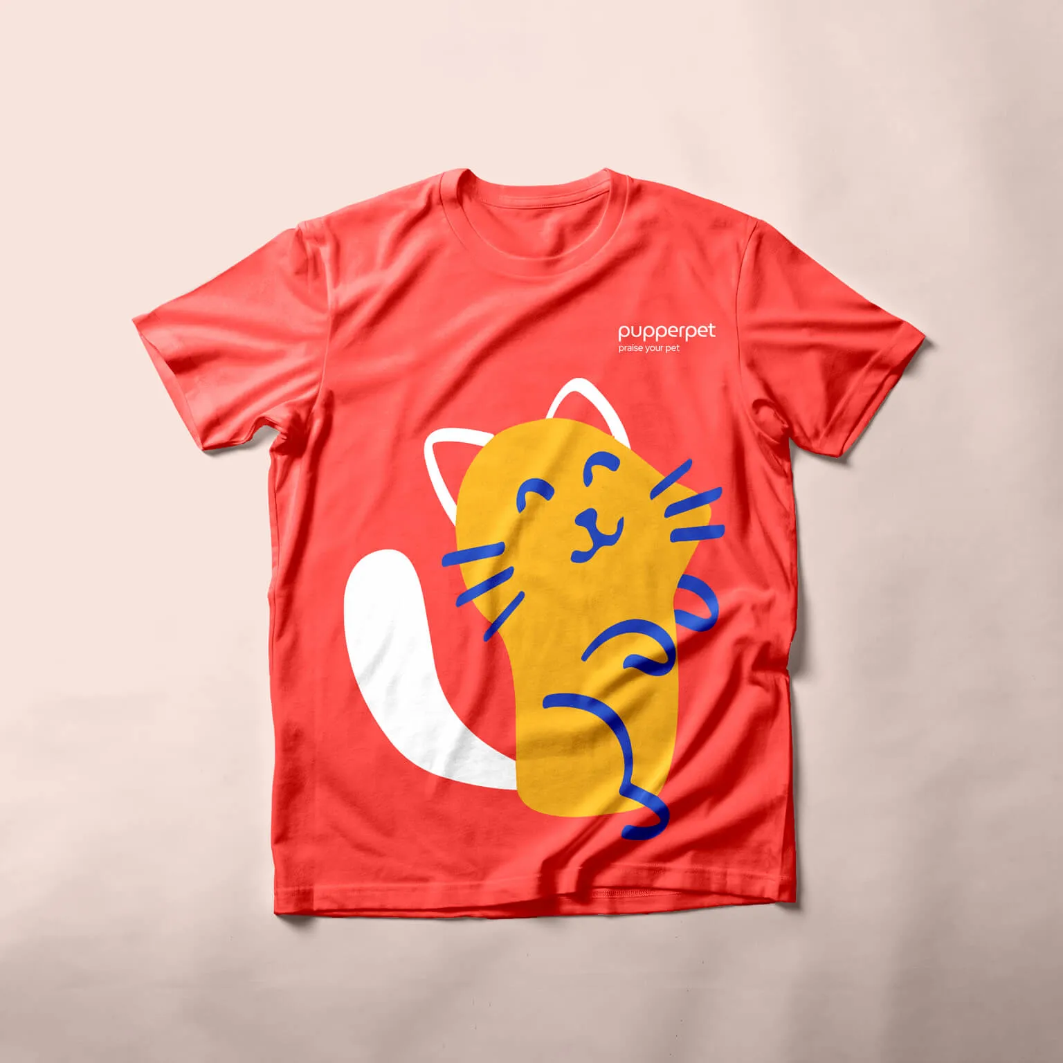 Tricou roșu Pupperpet, cu o ilustrație galbenă a mascotei-pisică